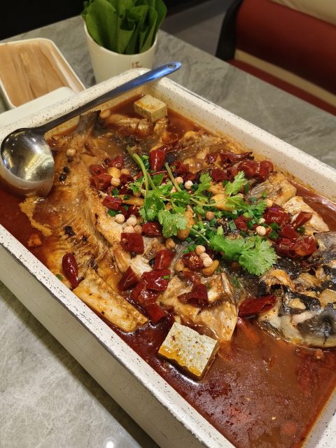 烤鱼，还可以，味道不是特别好